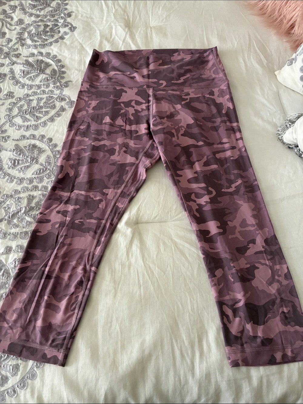 lululemon Mauve Pink Camo Capri Leggings